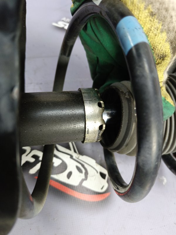 Стойка подвески передняя Subaru Impreza GG3 EJ152