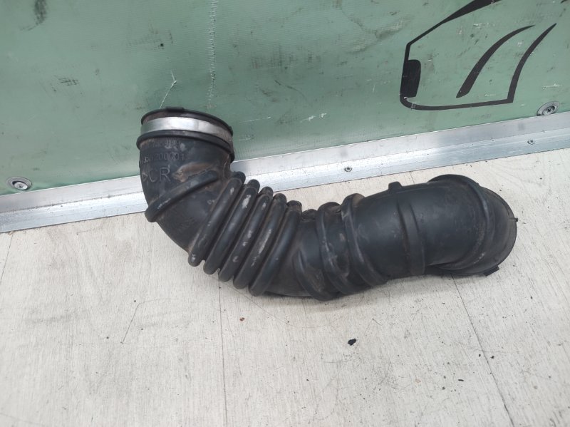 Патрубок воздушного фильтра mitsubishi colt 2003-2012 z3 1.3 MN135109 Б/У