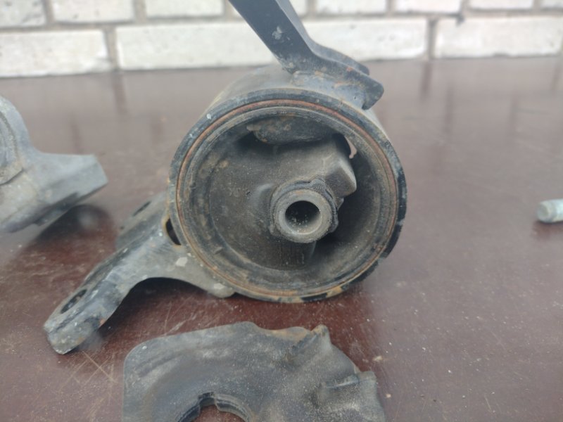 Опора двигателя передняя outlander 2006-2012 XL (CW) Опора двигателя передняя outlander 2006-2012 XL (CW)