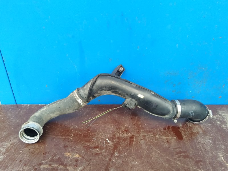 Патрубок интеркулера volkswagen tiguan 2007-2016 NF 2.0 TDI 5n0145840p Б/У