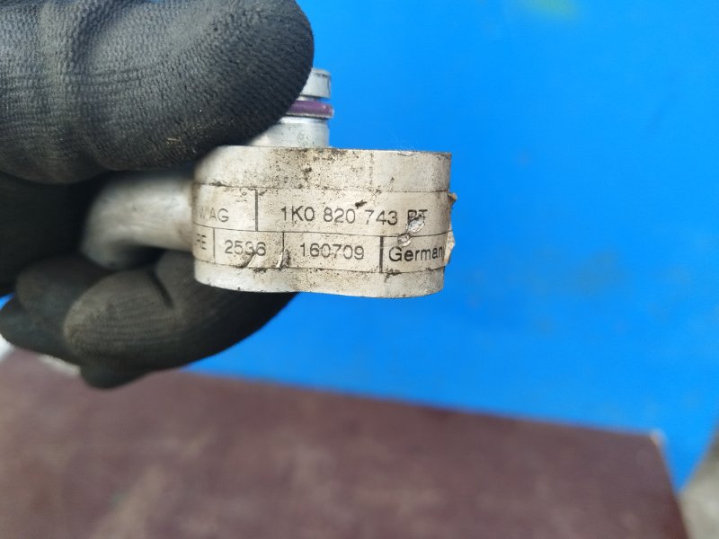 Трубка кондиционера a3 2003-2013 8P