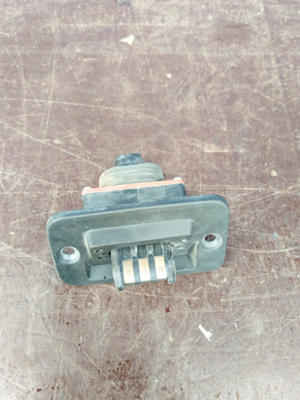 Выключатель концевой левый volkswagen caddy 2004-2015 3 2k0907437 контрактная