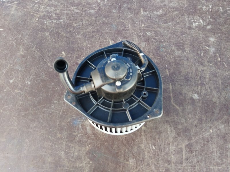 Моторчик отопителя outlander 2001-2008 CU