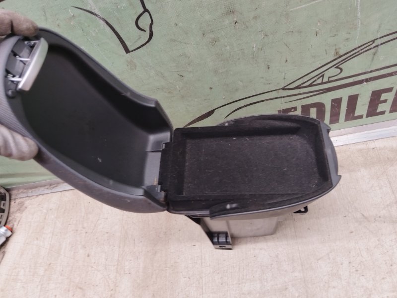 Подлокотник primera 2001-2008 P12