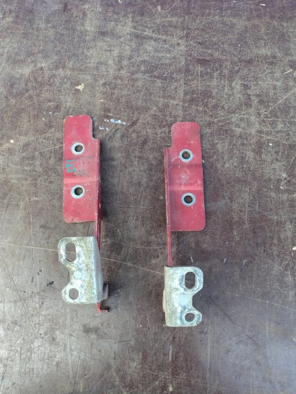 Петля капота colt 2003-2012 Z3 Петля капота colt 2003-2012 Z3