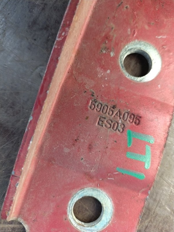 Петля капота colt 2003-2012 Z3 Петля капота colt 2003-2012 Z3