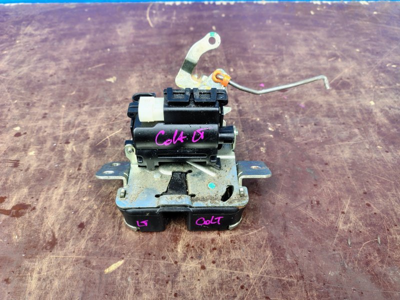Замок багажника mitsubishi colt 2003-2012 Z3 MR959190 Б/У