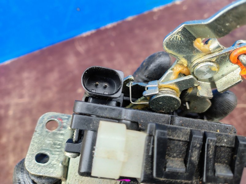 Замок багажника colt 2003-2012 Z3