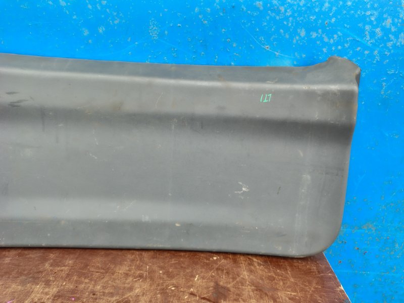 Обшивка двери багажника colt 2003-2012 Z3