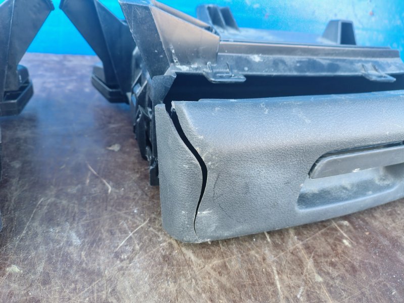 Ящик под сиденье Golf Plus 2012 5 CBZB