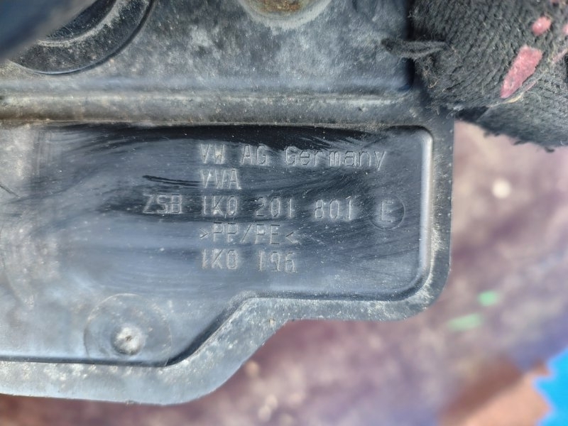 Абсорбер (фильтр угольный) Golf 2012 6 1.6