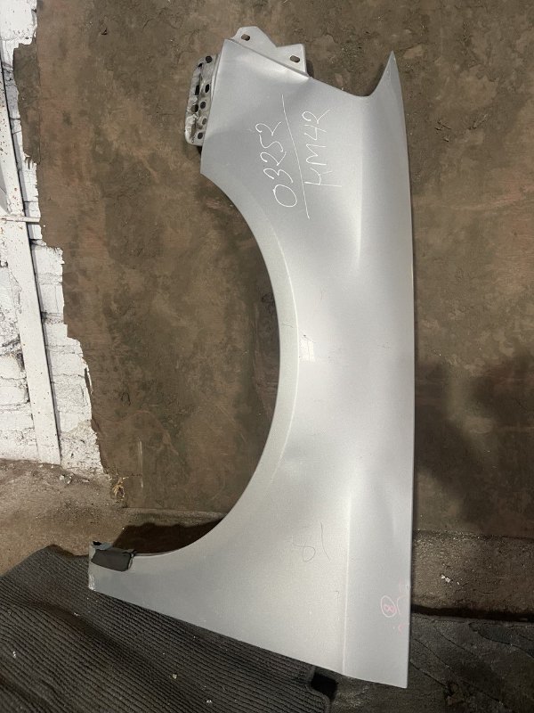 Крыло переднее Volkswagen Passat 3C0880681 контрактная