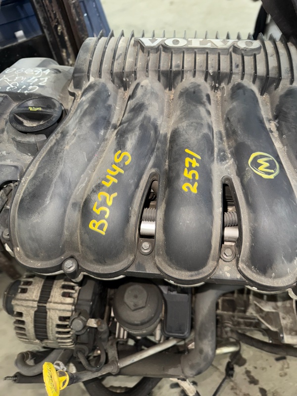 Двигатель контрактный S40 2007 B5244S4379432