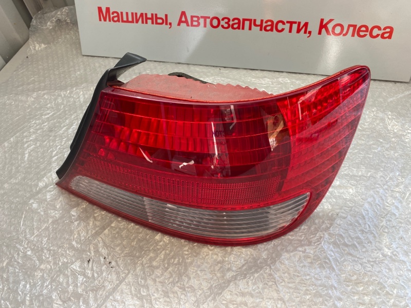 Стоп-сигнал правый Honda Avancier TA1