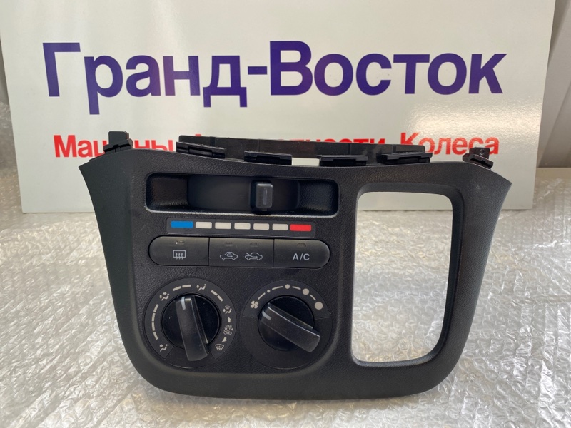Блок управления климат-контролем Suzuki Solio MA15S контрактная