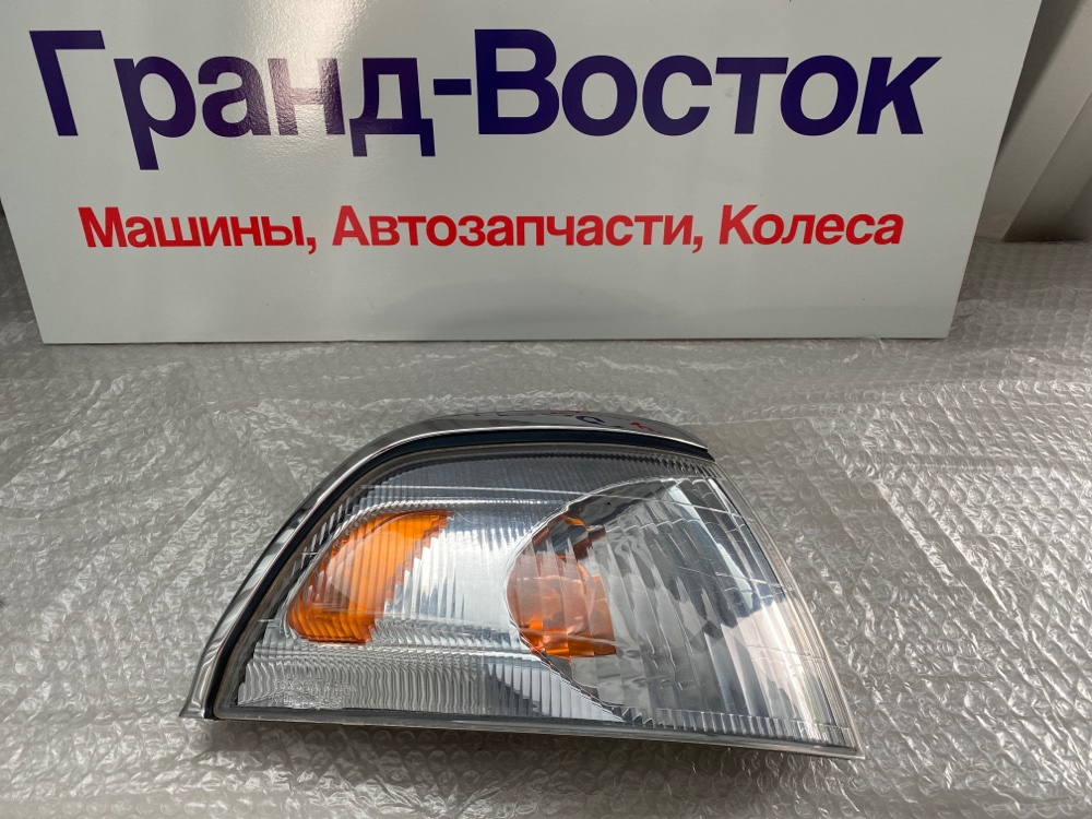 Габарит правый Toyota Regius 1997 RCH47 2673 контрактная