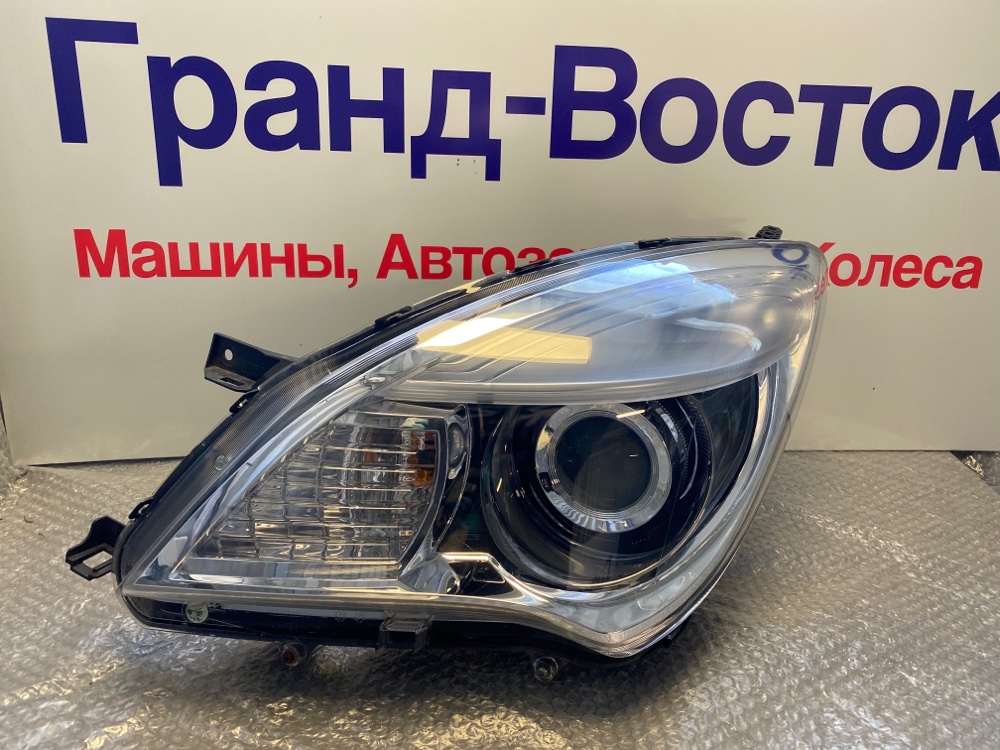 Фара левая Mitsubishi Delica D2 2011 Mb15s 35300-54M контрактная