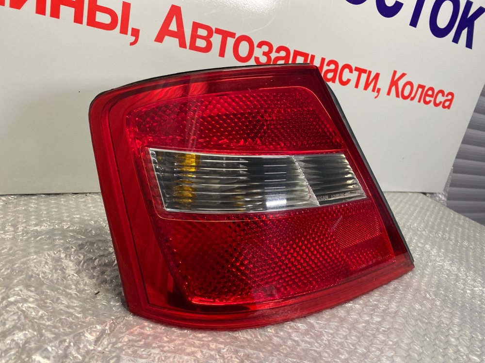 Стоп-сигнал левый Nissan Cedric MY34 Стоп-сигнал левый Nissan Cedric MY34