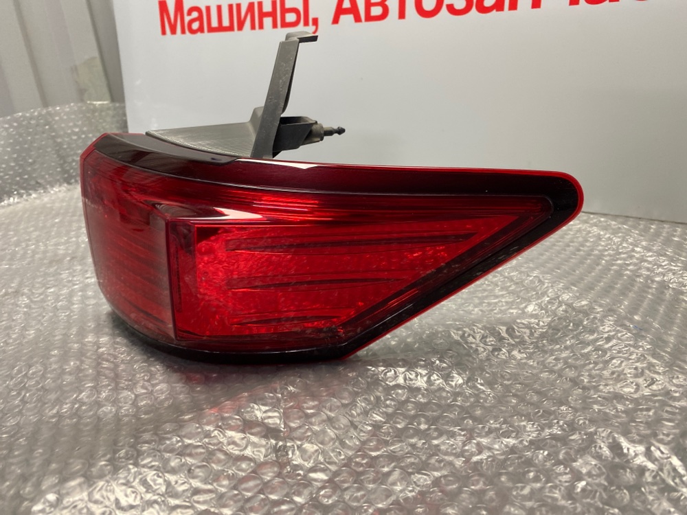 Стоп-сигнал правый Elgrand 2011 TE52
