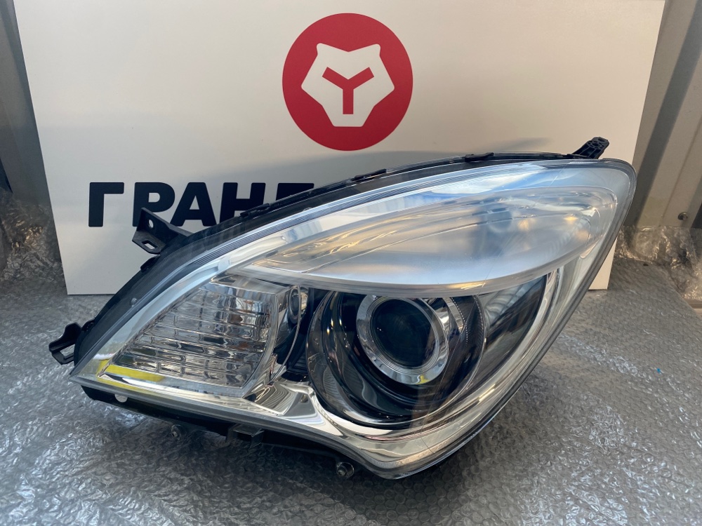 Фара левая Mitsubishi Delica D2 2012 Mb15s 35300-54M контрактная