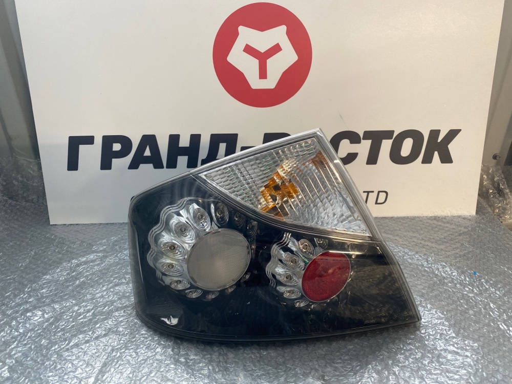 Стоп-сигнал левый Nissan Fuga PY50 63989 контрактная
