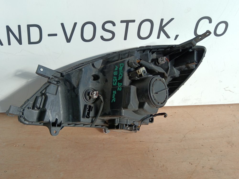 Фара правая Delica D2 MB15S Фара правая Delica D2 MB15S