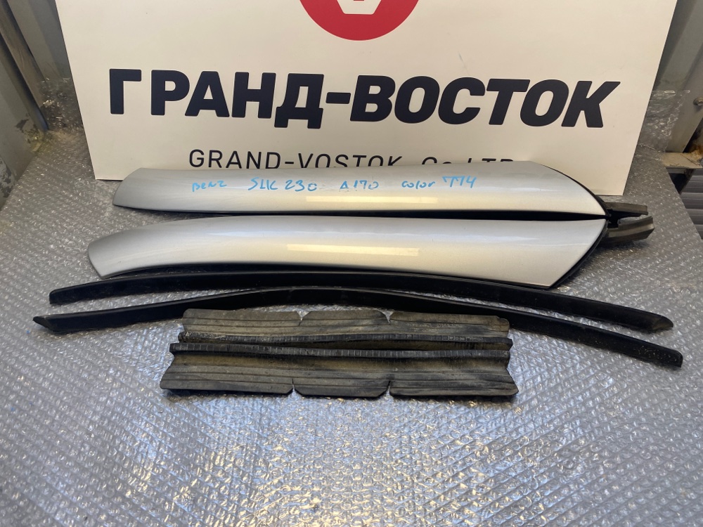 Молдинг лобового стекла SLK230 1999 R170