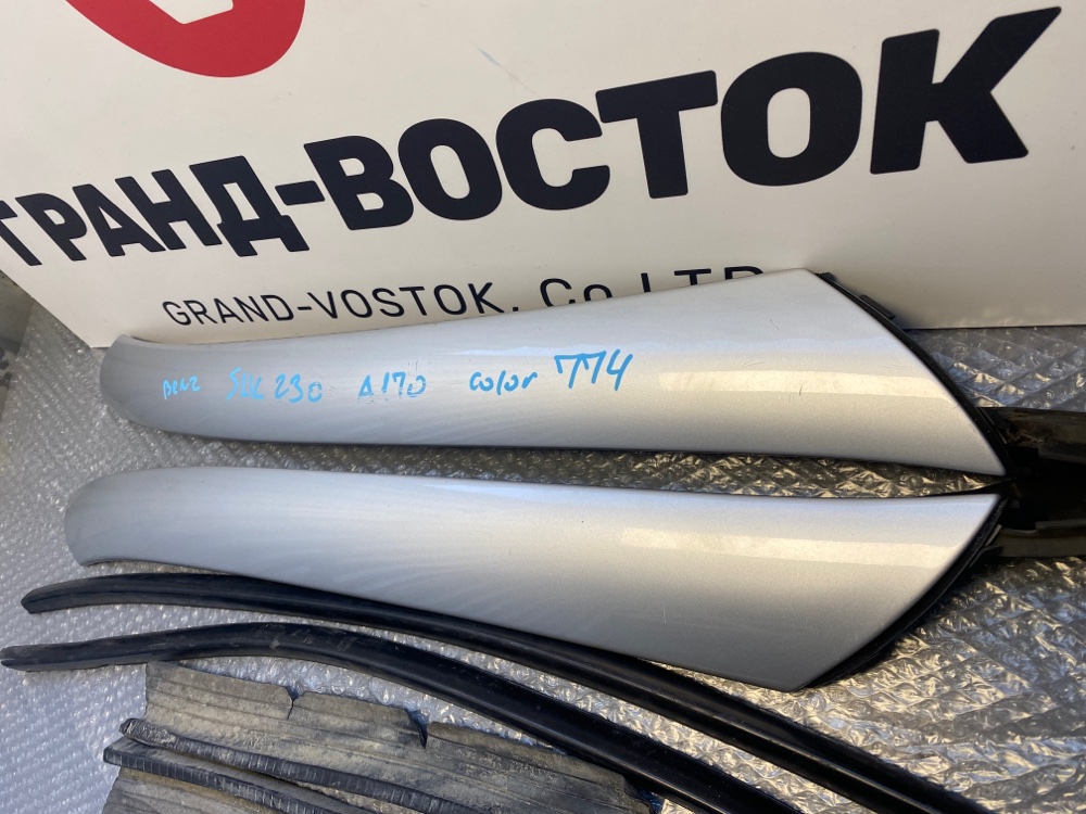 Молдинг лобового стекла SLK230 1999 R170