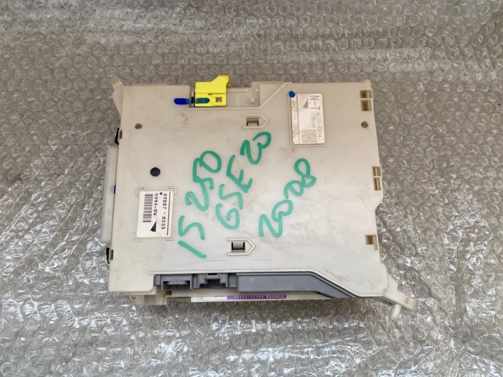 Блок предохранителей салонный Lexus IS250 2008 GSE20 4GR-FSE 82730-53014 Б/У