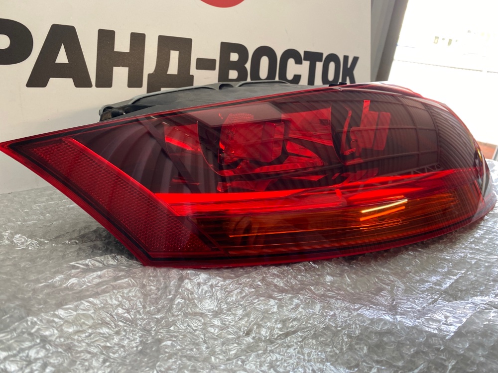 Стоп-сигнал левый TT 2007 8J3