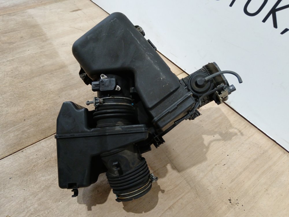 Корпус воздушного фильтра Harrier 2007 GSU30 2GR-FE