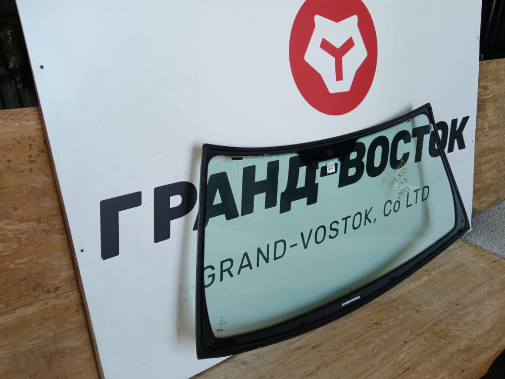 Стекло лобовое SLK230 1999 R170