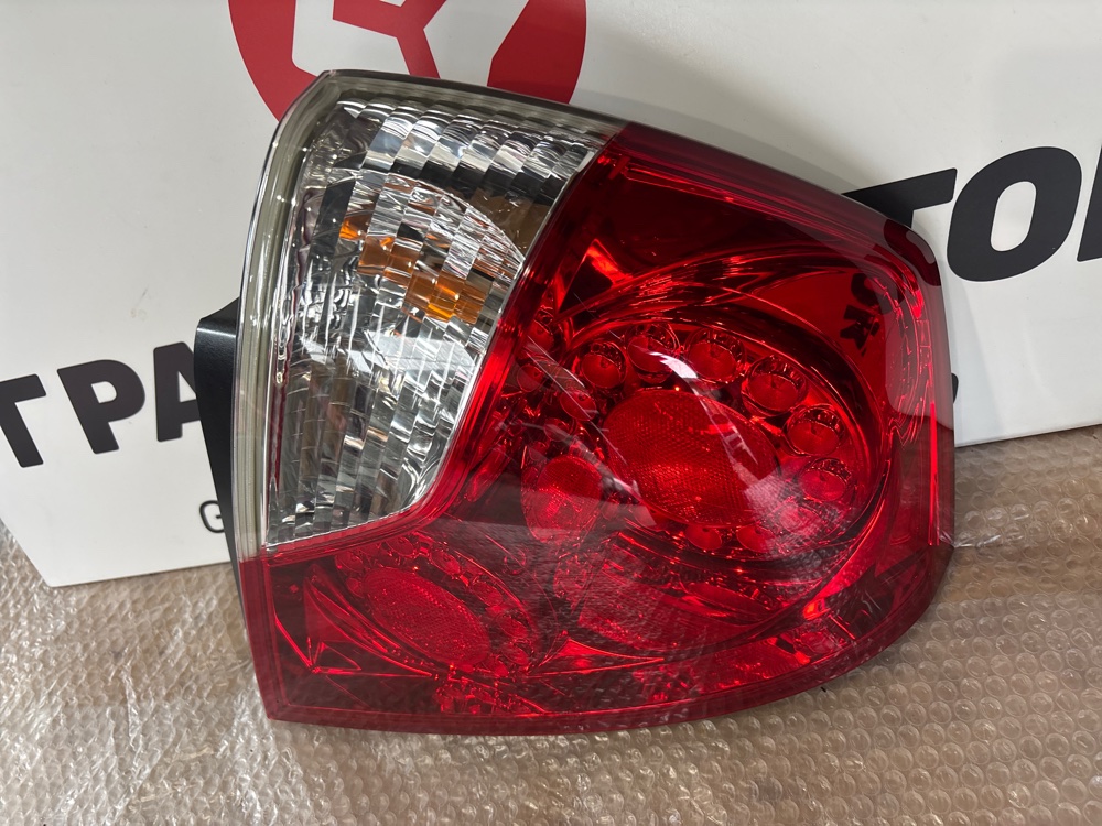 Стоп-сигнал правый Nissan Fuga Y50