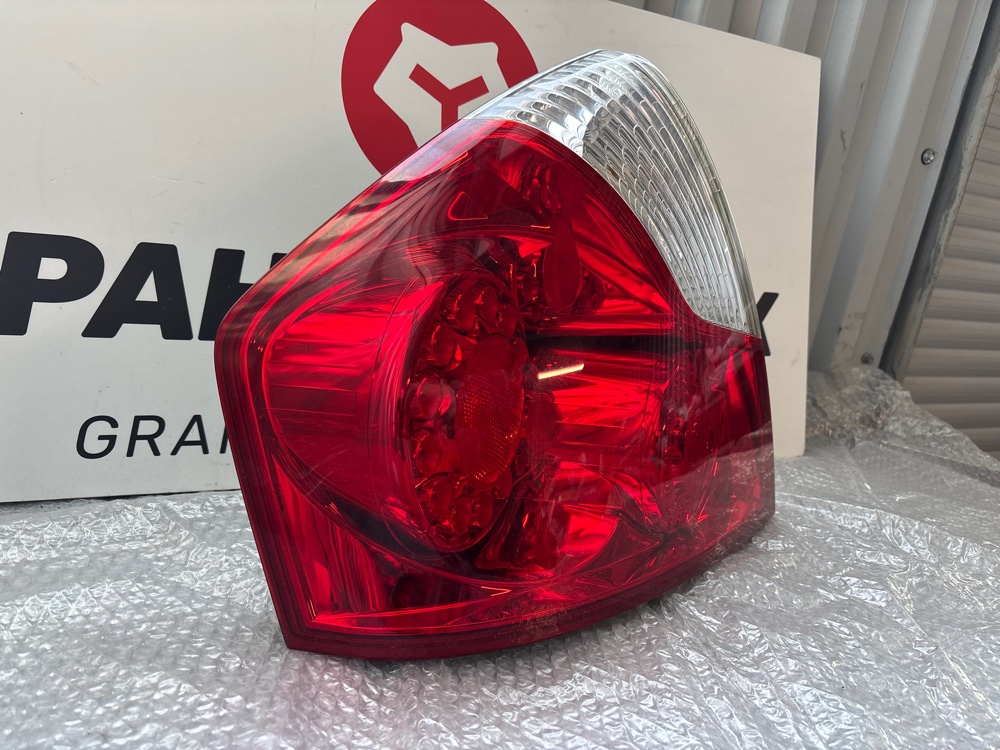Стоп-сигнал левый Nissan Fuga PY50 Стоп-сигнал левый Nissan Fuga PY50