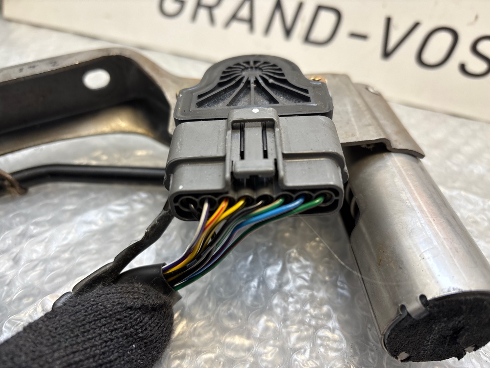 Педаль газа Mitsubishi Pajero V65W 6G74