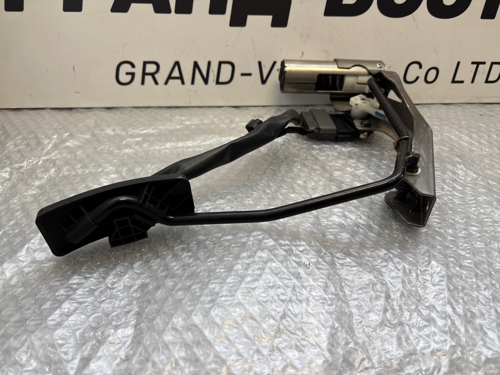 Педаль газа Pajero 2003 V65W 6G74