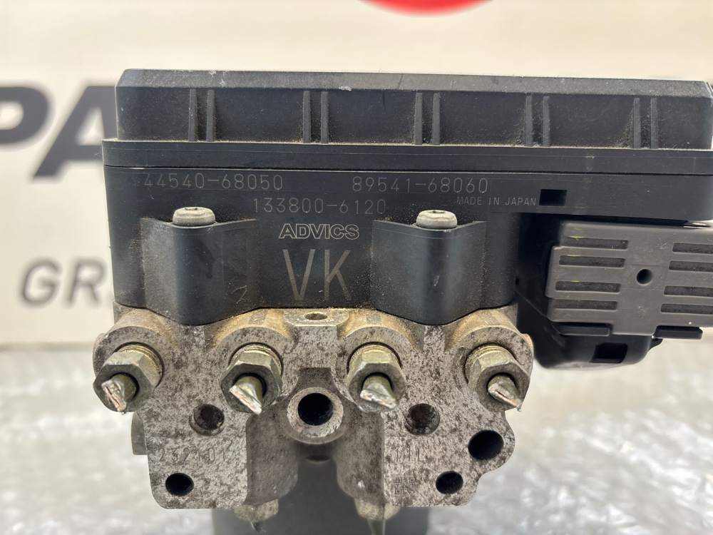 Блок ABS Wish 2009 ZGE20 2ZR-FAE Блок ABS Wish 2009 ZGE20 2ZR-FAE