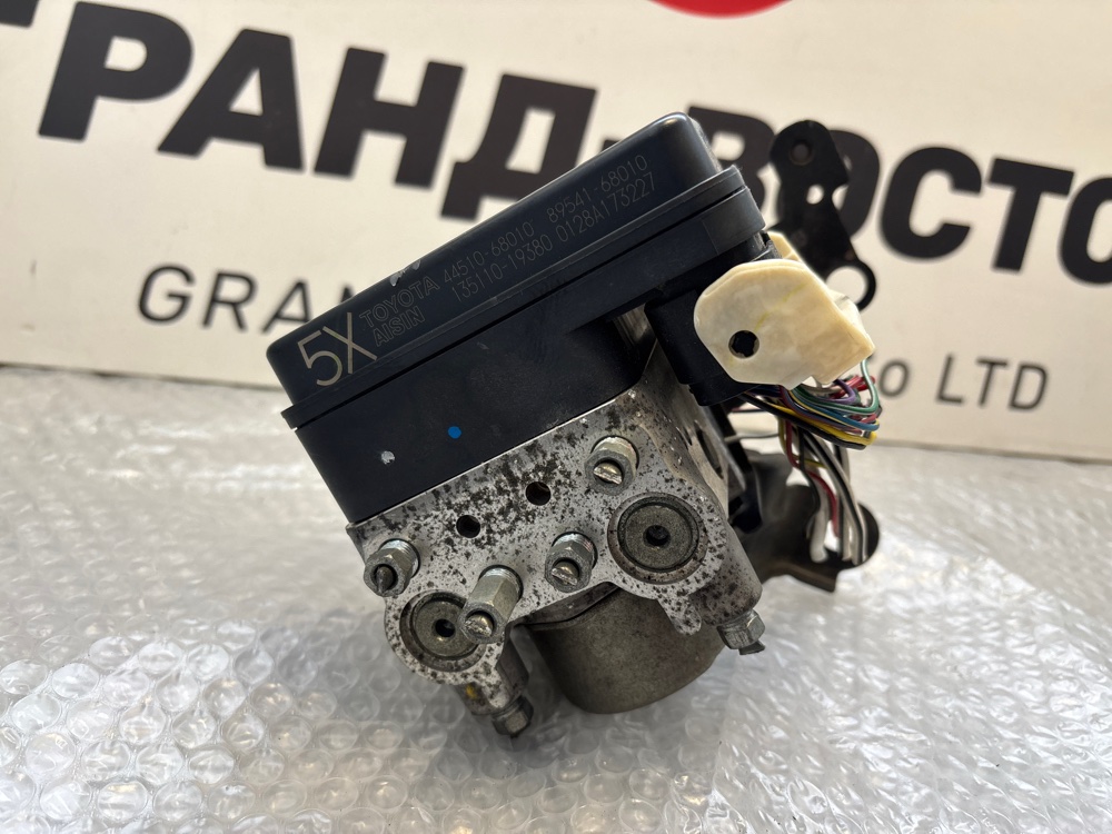 Блок ABS Wish 2008 ZNE10G 1ZZ-FE