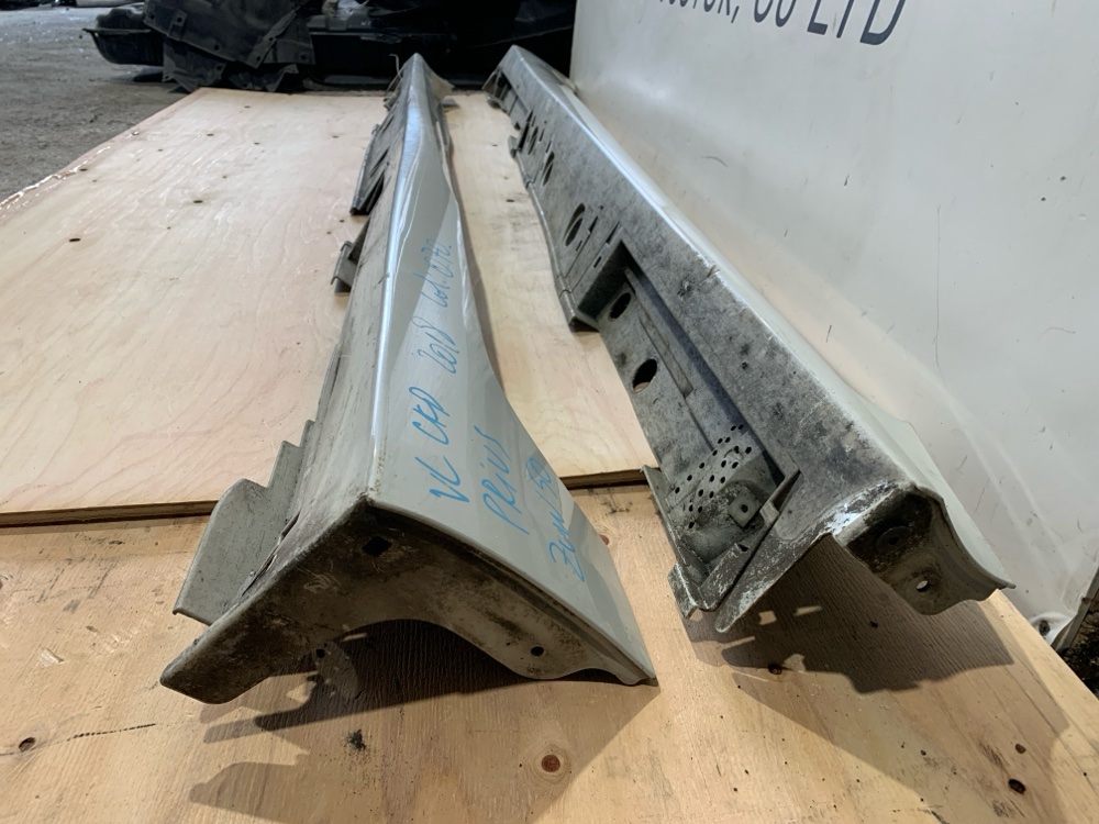 Порог кузова Prius 2018 ZVW50 2ZR-FXE