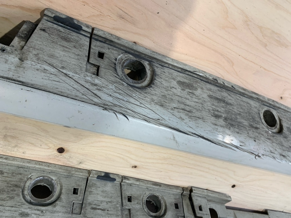 Порог кузова Prius 2018 ZVW50 2ZR-FXE