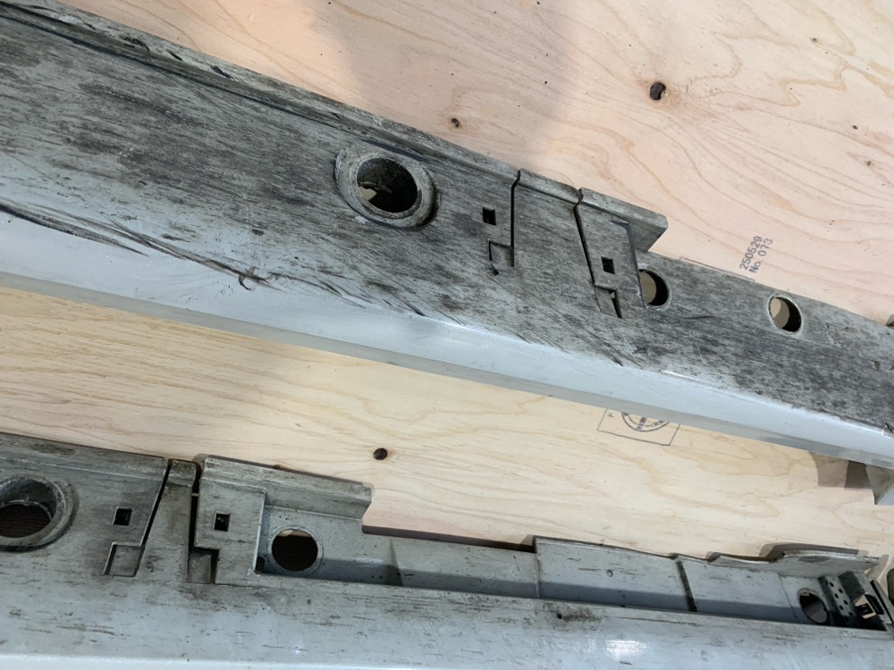 Порог кузова Prius 2018 ZVW50 2ZR-FXE