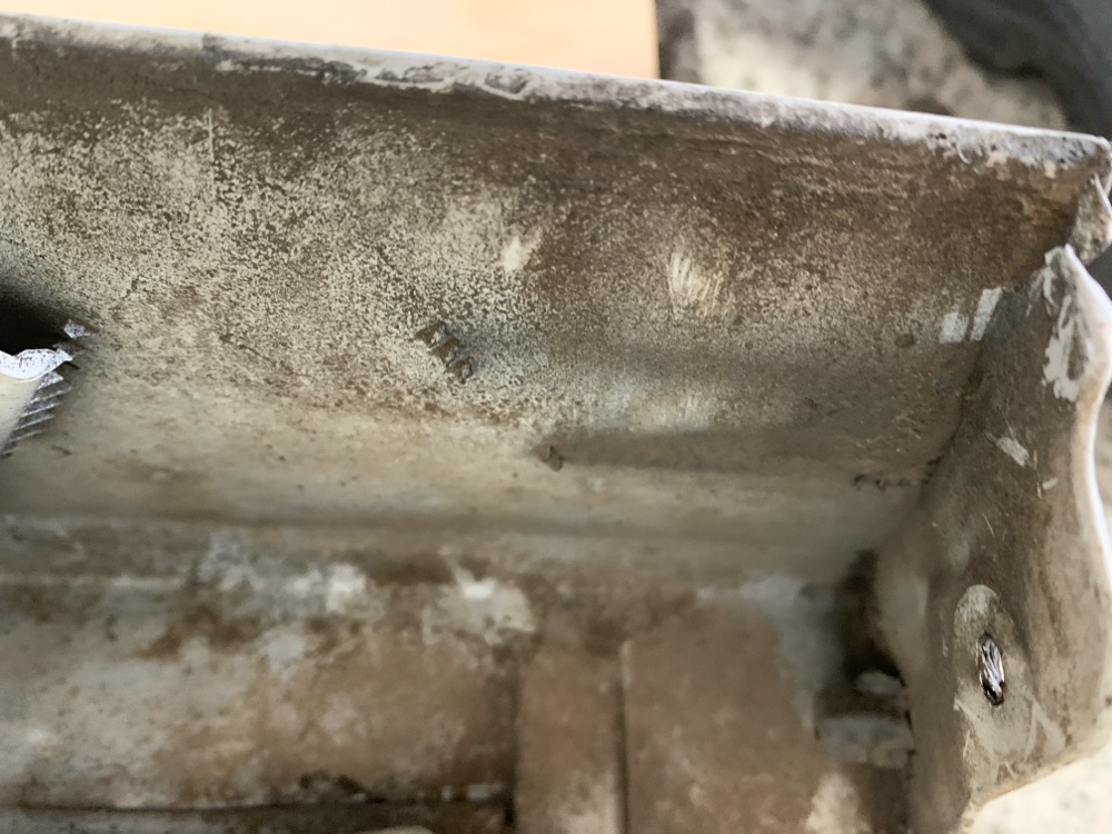 Порог кузова Prius 2018 ZVW50 2ZR-FXE