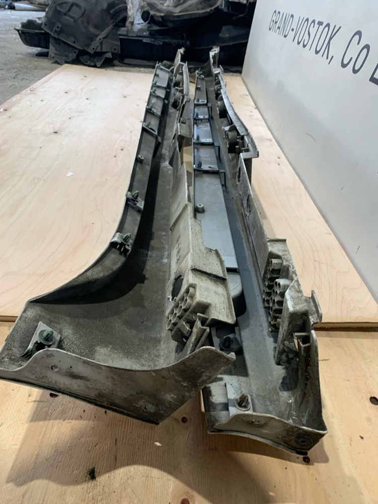 Порог кузова Prius 2018 ZVW50 2ZR-FXE