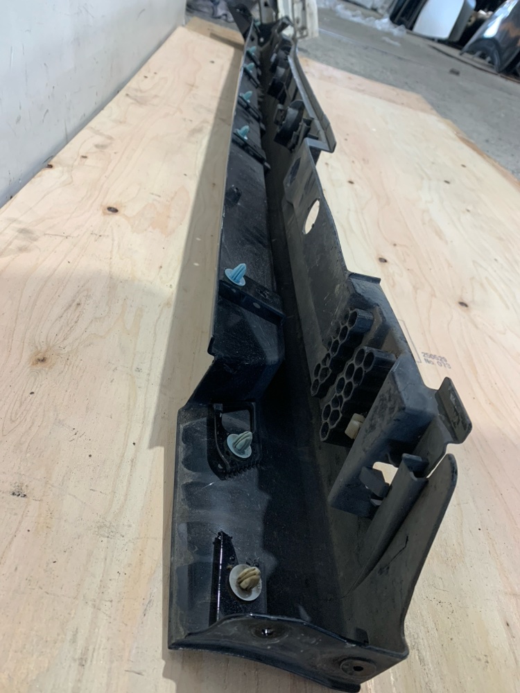 Порог кузова правый Prius 2018 ZVW50 2ZR-FXE