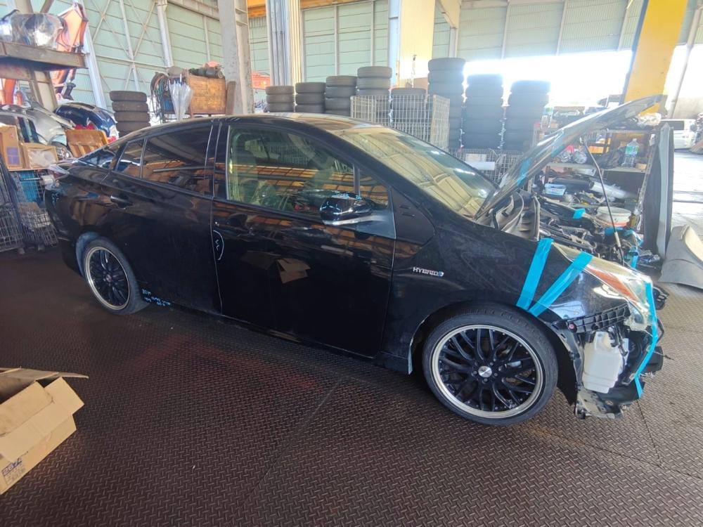 Порог кузова правый Prius 2018 ZVW50 2ZR-FXE