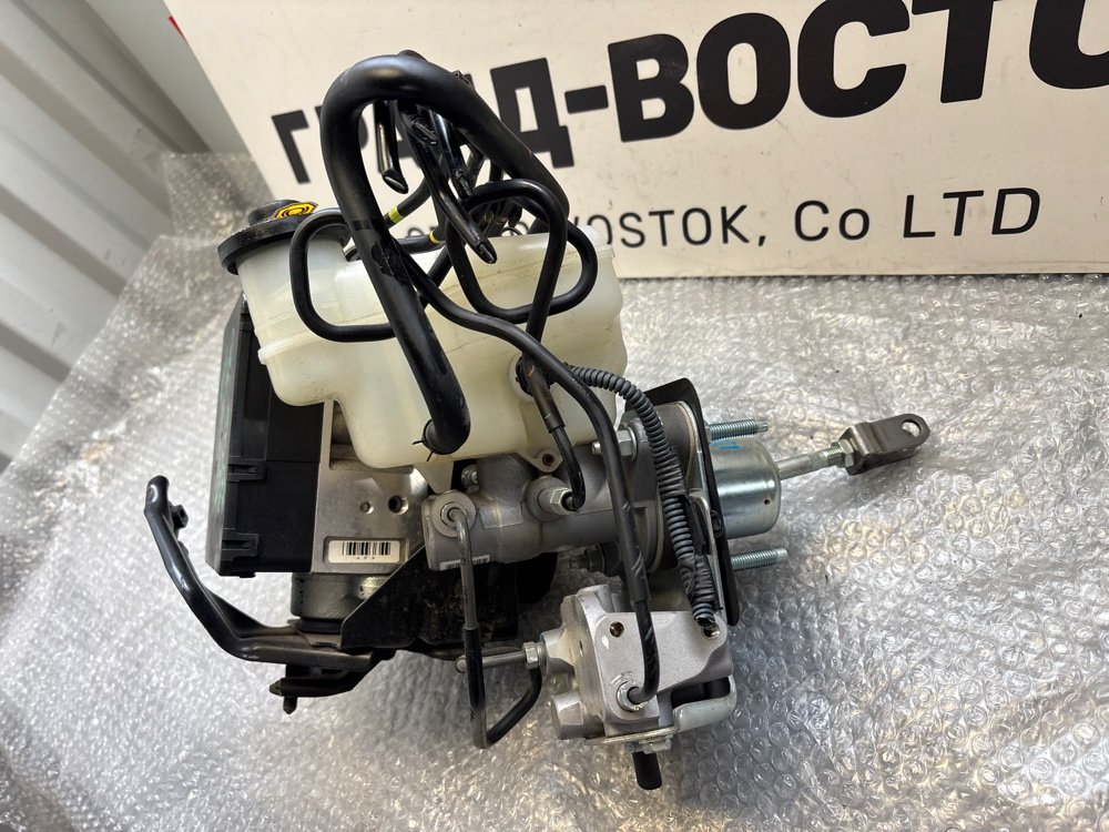 Блок ABS GS450H 2017 GWL10 2GR-FXE Блок ABS GS450H 2017 GWL10 2GR-FXE