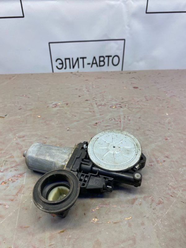 Моторчик стеклоподъемника задний левый Toyota Camry V40 3.5