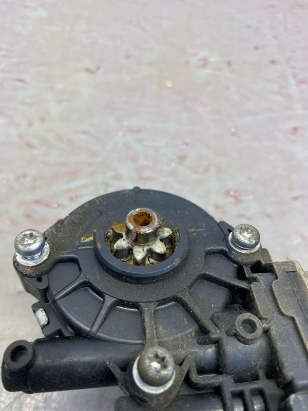 Моторчик стеклоподъемника задний левый Camry 2007 V40 3.5