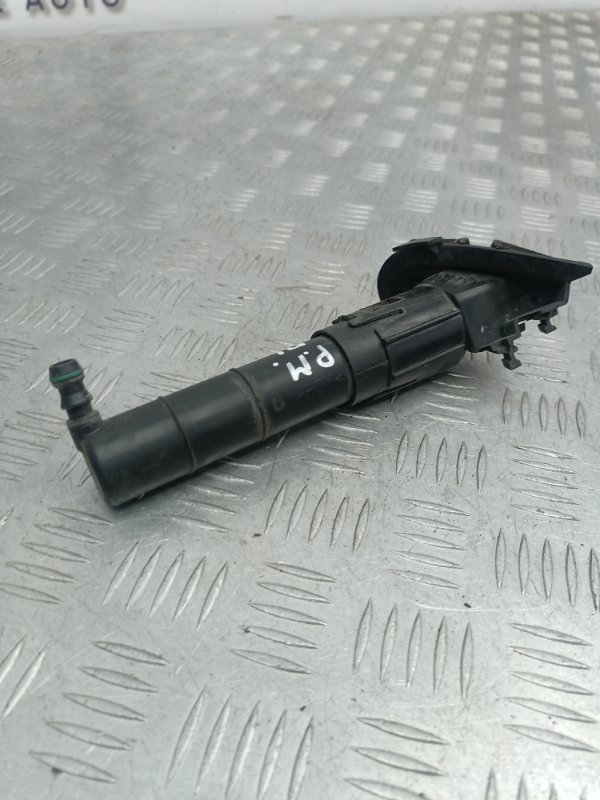 Форсунка омывателя фар левая Macan 95B