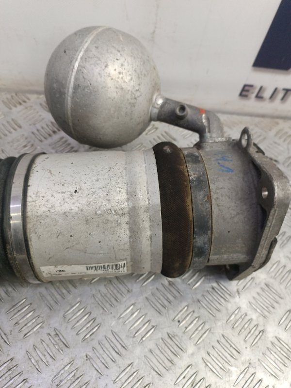 Стойка амортизатора пневмо задняя правая Phaeton 2002 3.2